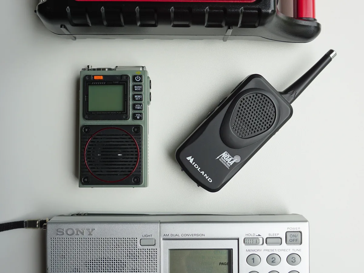Compacte FM-noodradio